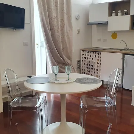 Dimora Alighieri - Centro Apartment